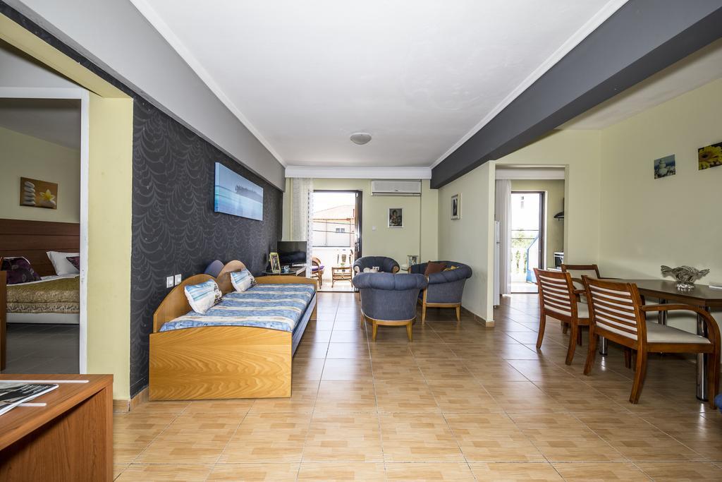 Park Apartment Paralia Dionysiou Esterno foto