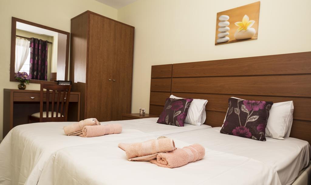 Park Apartment Paralia Dionysiou Esterno foto