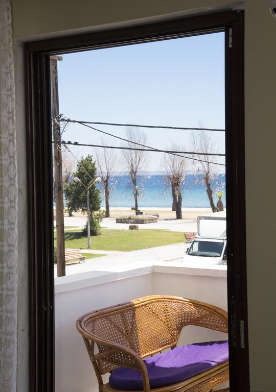Park Apartment Paralia Dionysiou Esterno foto