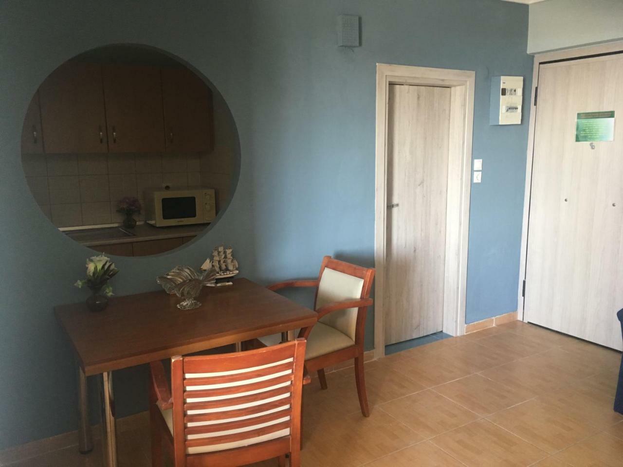 Park Apartment Paralia Dionysiou Esterno foto